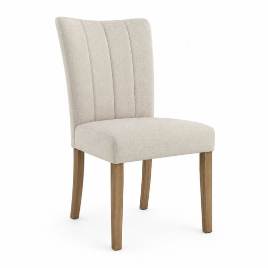 Silla tapizada en poliéster beige con patas de madera de roble